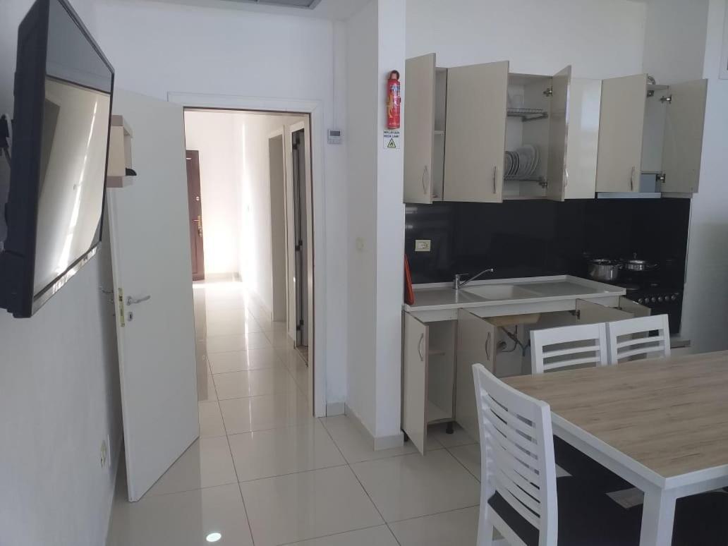 Apartmán Flat Ergli Velipojë Exteriér fotografie